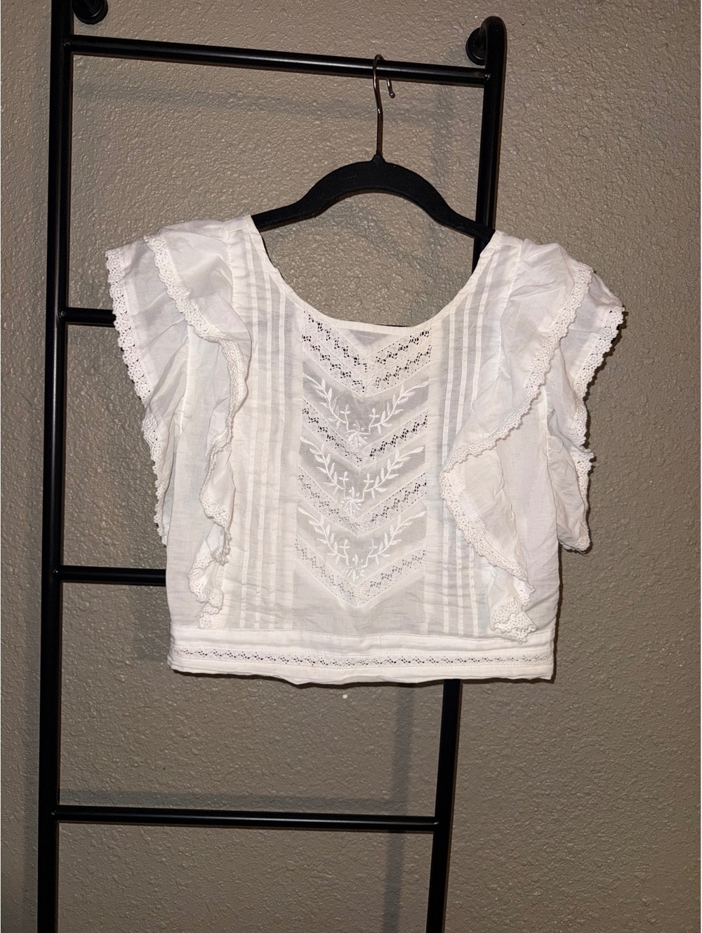 Altar’d State White Embroidered Lace Ruffle Crop Top Women’s Medium